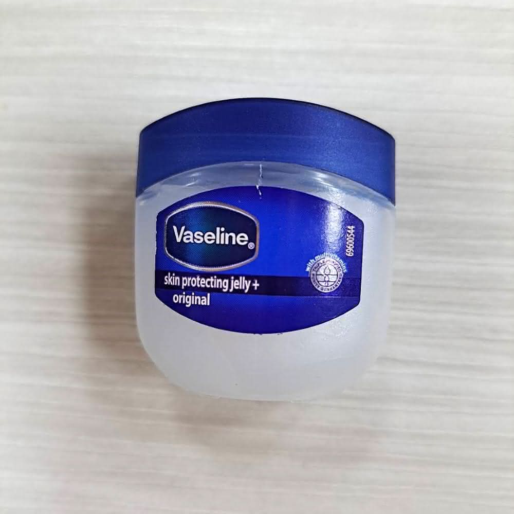 【Vaseline 凡士林】凡士林精煉凝膠5.5g(凡士林 修護霜 護唇膏 肌膚滋潤霜 護手霜 潤唇 保濕 乳液 身體乳)