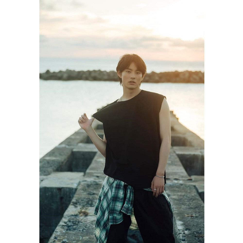 日版前田拳太郎寫真集PHOTO BOOK 「藍色」