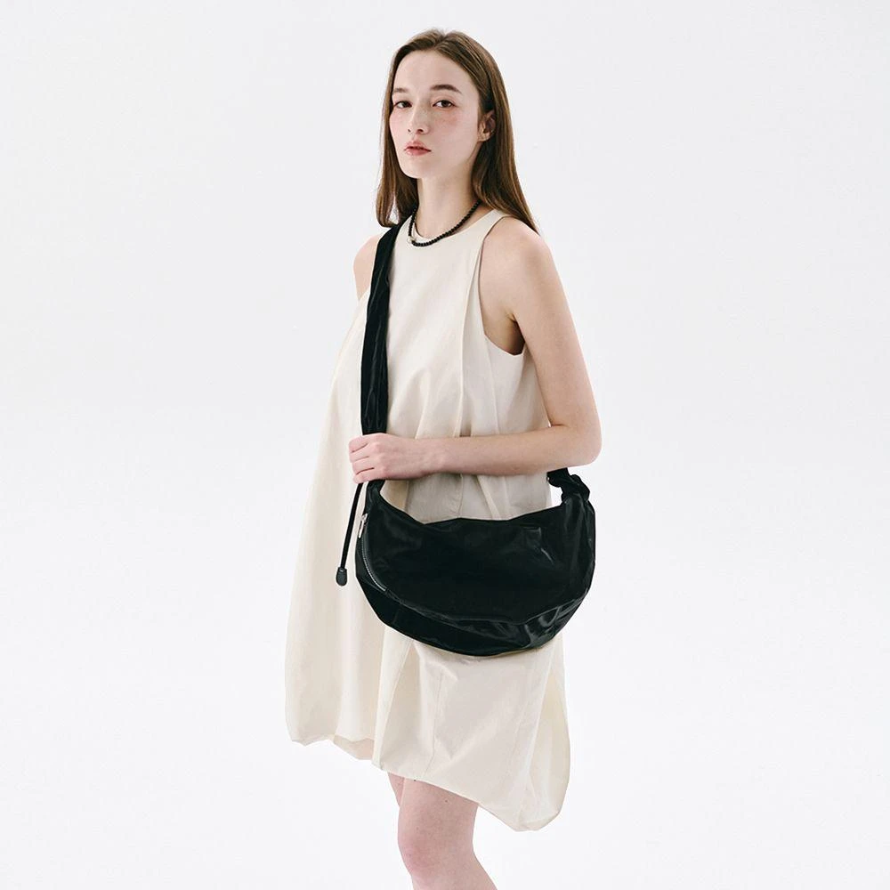 ★韓国の人気★【CARLYN】 BABE BAG M★ ☆CARLYN☆ CARLYN BABE M BAG 韓国発 人気 ショルダーバッグ