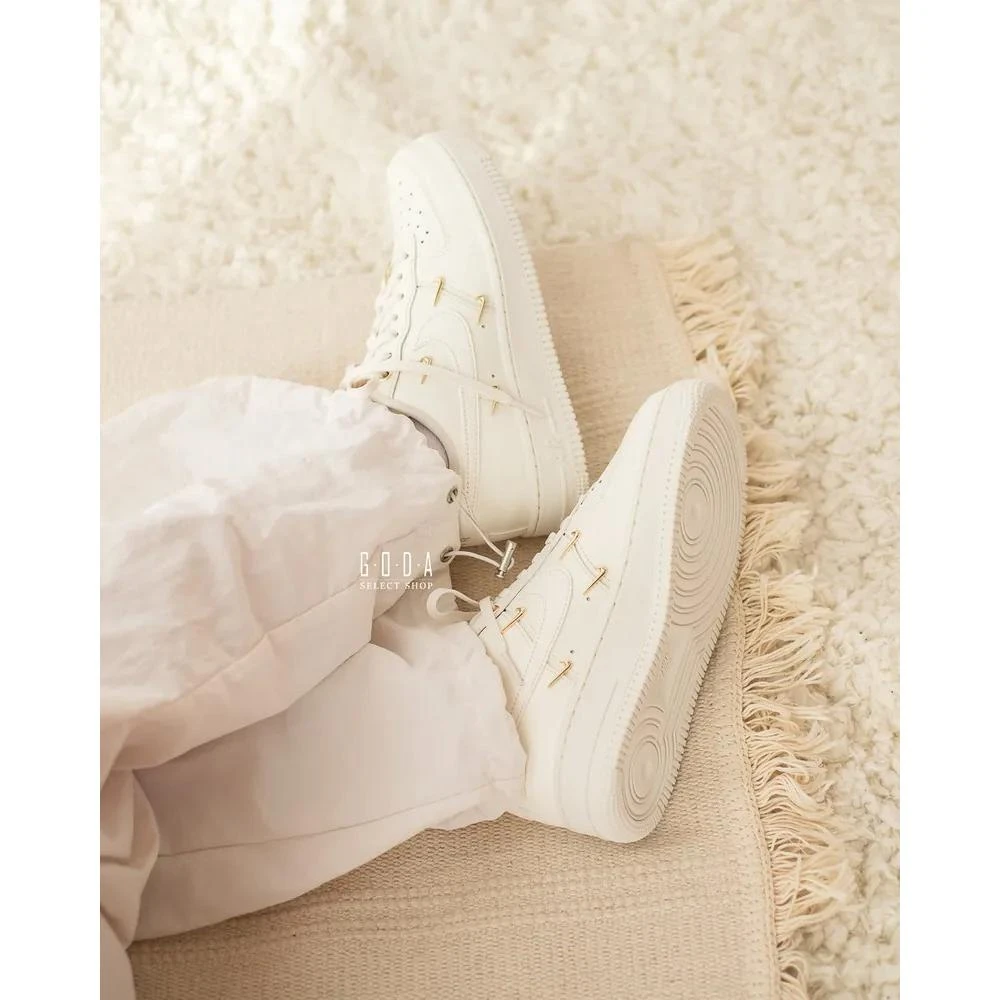 NIKE AIR FORCE 1 07 LX GOLD SWOOSH 白金奶油白| 四勾女鞋