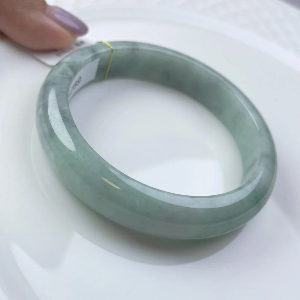 玉我翡翠】綠底冰烏雞飄花鐲57mm 附陸証A13666 緬甸A貨翡翠玉我翡翠