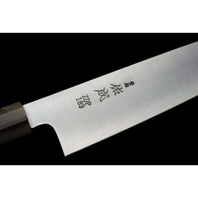 佑成24cm和牛刀 Yanagi Knife 柳葉刀鋪. 佑成ZDP-189 粉末鋼積層和牛刀(三白銅柄)
