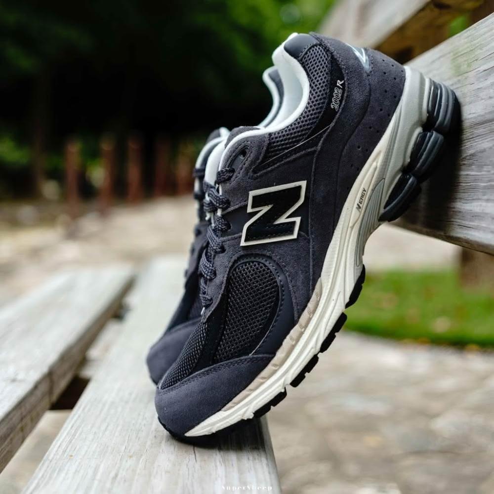 NEW BALANCE】New Balance 2002R 復古奶油底D楦頭男鞋女鞋墨灰色