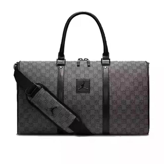 海外限定　Nike Monogram Duffle Bag FJ6787-070 NIKE 耐吉】Homieee Jordan Monogram Duffle Bag FJ6787-070