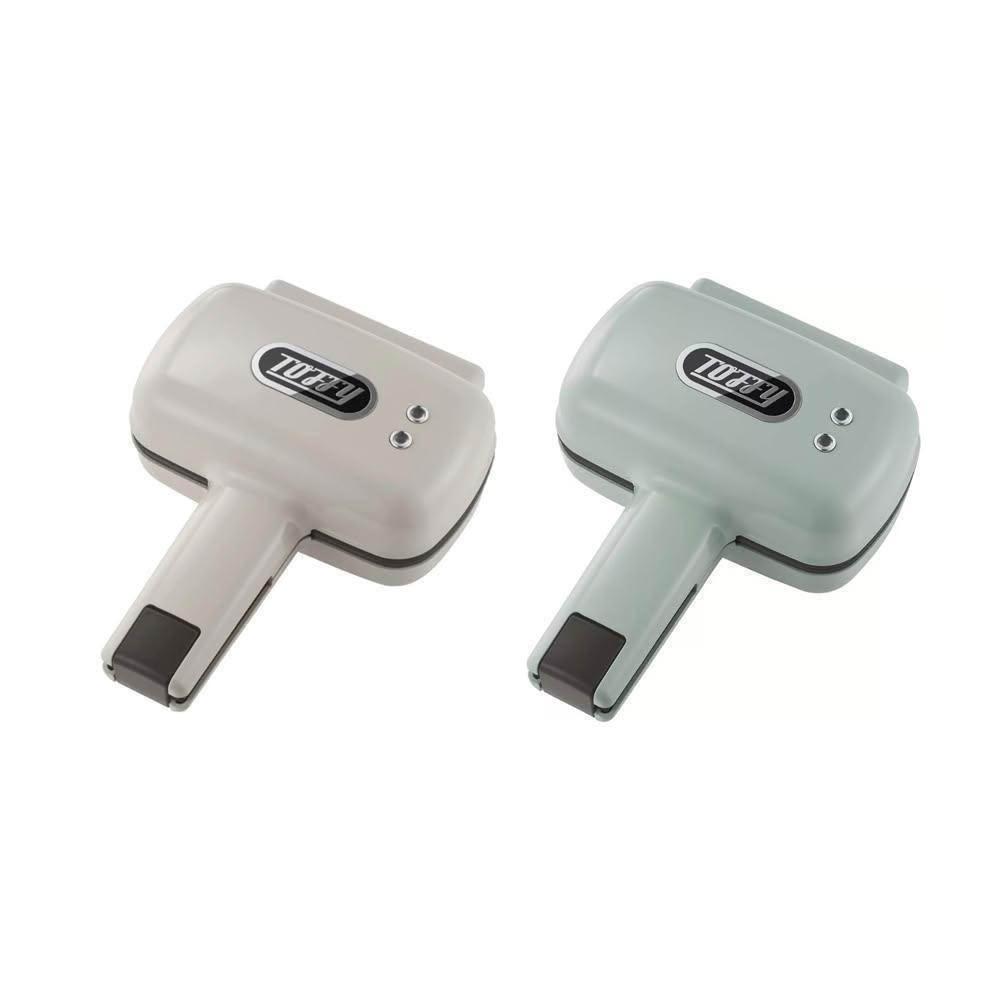 Toffy K-HS5 藍芽耳機採用先進藍芽5.0技術,提供清晰立體音效與穩定連線,續航力高達20小時。輕巧舒適的設計適合長時間佩戴,完美適用運動、通勤或日常娛樂。這款高CP值無線耳機讓您盡享高品質音樂體驗,是藍芽5.0無線耳機、運動耳機的最佳選擇,滿足各種生活需求。 Toffy K-HS5