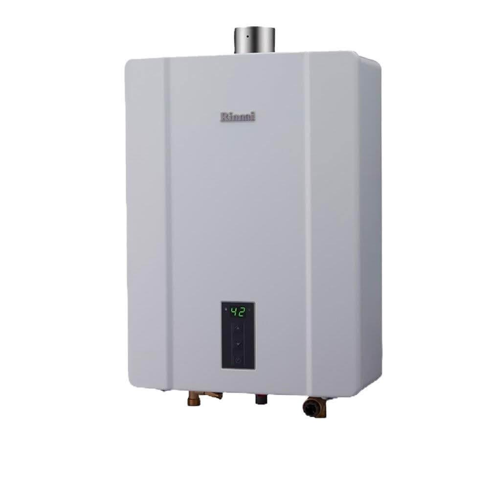  Rinnai 林內 RUA-C1300WF 瓦斯熱水器，採用FE強制排氣式設計，提供安全穩定熱水供應。具備數位恆溫控溫功能及電子式連續點火，熱水放出量達13L，熱效率83%，能源效率第二級。冷熱水管口徑1/2"，尺寸350x575x180mm，使用DC1.5V電池供電，BSMI許可字號R41095，適用NG1及LPG燃氣。產地其他國家，保固1年，適閤家庭日常使用，高效節能瓦斯熱水解決方案。 
