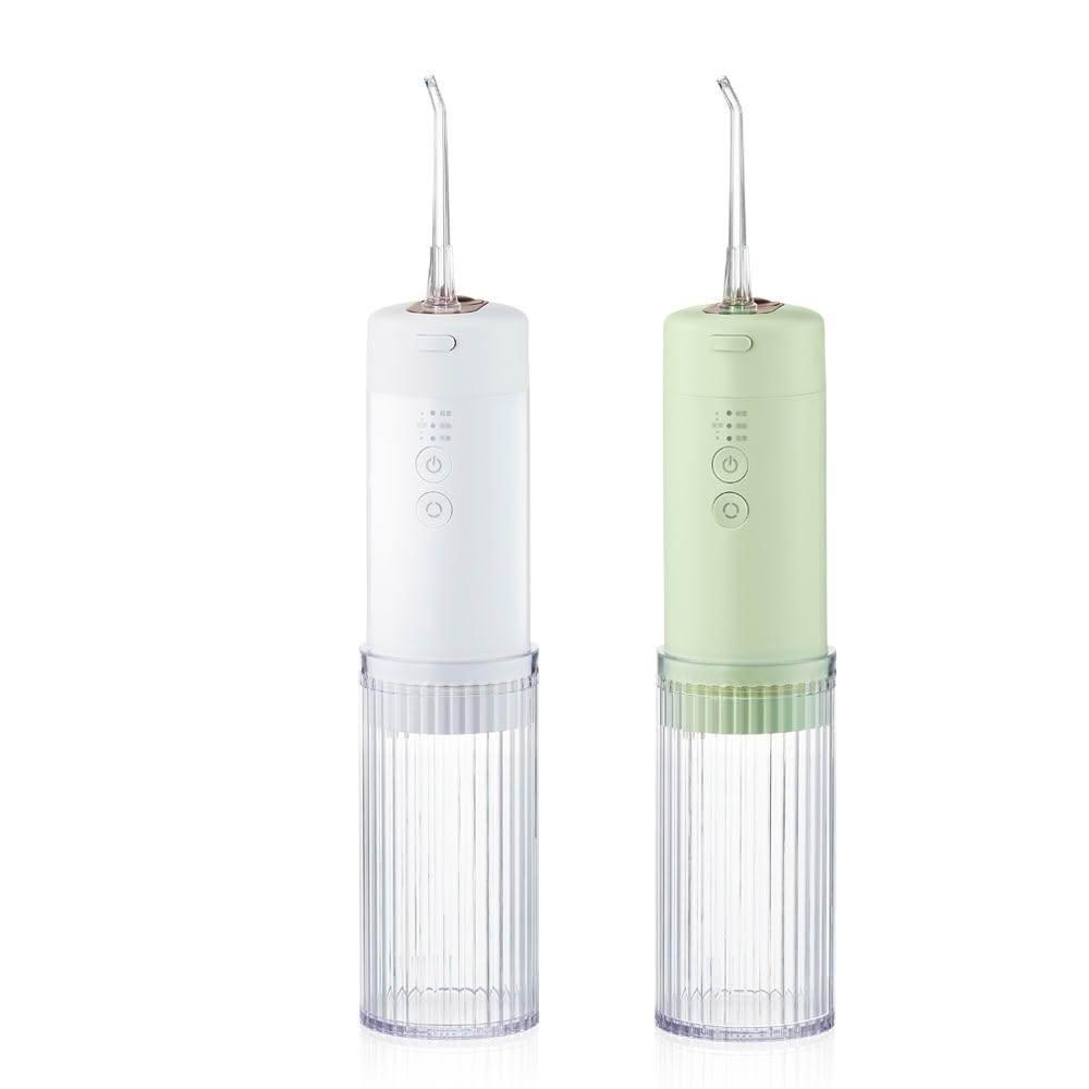 KINYO IR-1008 KINYO IR-1008 沖牙機是專業潔牙工具,適用成人及兒童,提供清潔、柔動、按摩三種模式,支援多段式水壓調節。全機防水設計,尺寸 W56xH230xD56 mm,重量僅240g,USB充電方便攜帶。配件包含標準噴頭x2、牙套噴頭x1、舌刮噴頭x1、收納袋x1及充電線x1。多色組合選擇,產地中國,享1年保固。個人衛生用品,一經拆封使用將影響退貨許可權。完美適合日常口腔護理,提升潔牙效果。