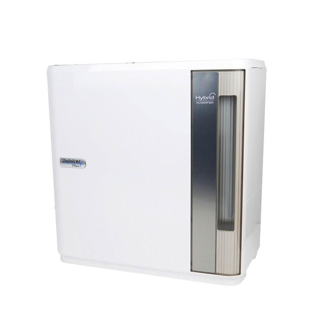  Dainichi 大日 HD-9000T 加濕器，全機日本設計製造，採用混合式汽化加濕技術，靜音省電且安心可靠。具備智慧濕度微調功能，可過濾空氣雜質及花粉，顯示即時空氣濕度，最大加濕量達860ml/hr。適用7-12坪空間，配備4.7L大水箱及定時功能，按鍵式控制面板操作簡易。時尚輕巧體積（37.5 x 37.5 x 21cm），機重僅5.3kg，BSMI認證，3年保固，是居家辦公最佳加濕清淨選擇。 
