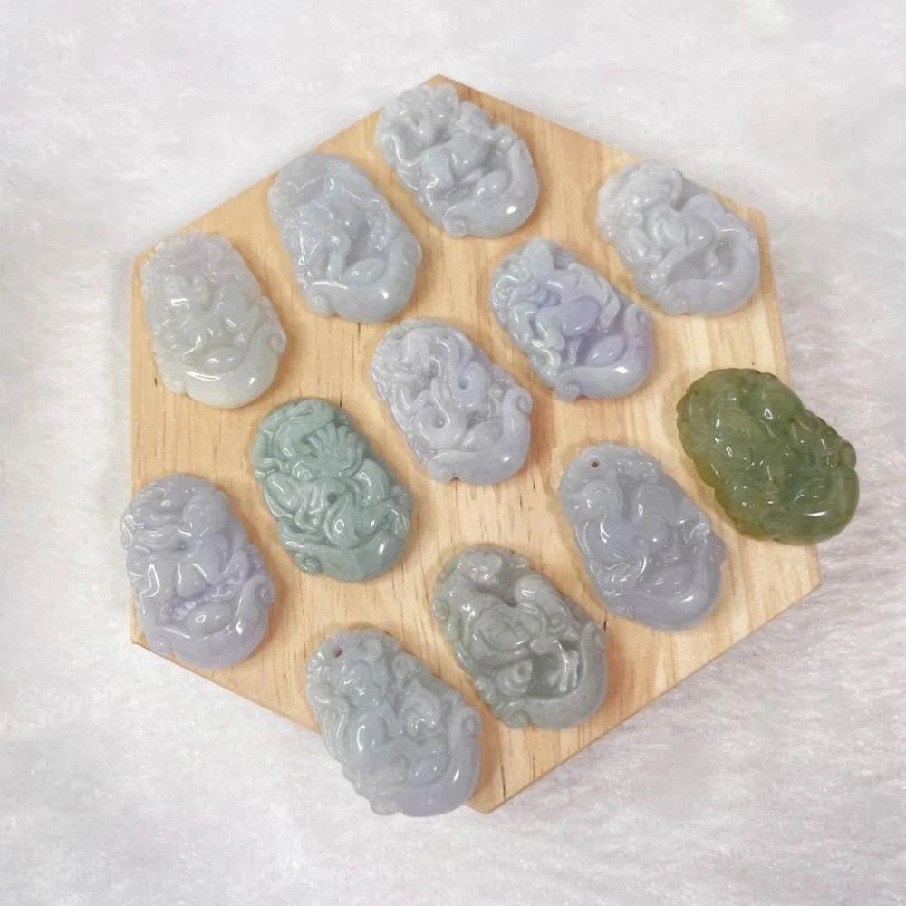 【玉我翡翠】十二生肖 翡翠小吊牌吊墜 禮物 鼠 牛 虎 兔 龍 蛇 馬 羊 猴 雞 狗 豬 緬甸A貨翡翠 玉我翡翠 1120116