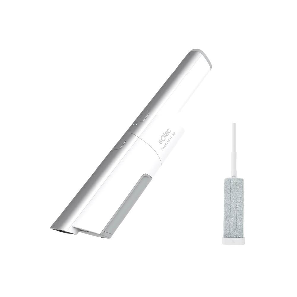 SOLAC S9 無線手持式除蟎吸塵器，白色系設計，中國原產，專為除蟎功能打造。150ml集塵筒容量，尺寸W58 x H395 x D75 mm，重量僅約630g（含吸塵器、集塵杯、電池），輕巧便攜。配件包含原廠保證書、除蟎吸頭、二合一毛刷，電池供電，1年保固，BSMI認證R31310。強效吸除蟎蟲與灰塵，適合日常清潔床鋪與家居，高效無線操作，提升居家衛生。